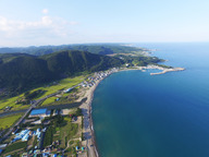 牟浦（モポ）海岸の全景